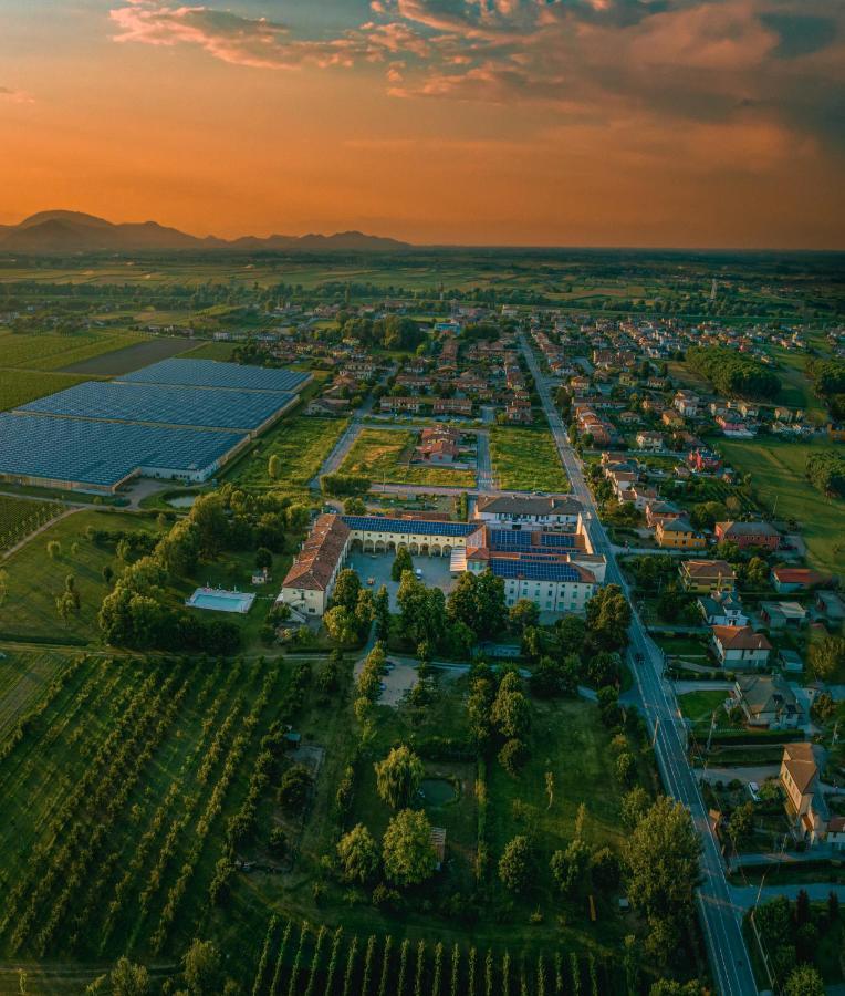 Agriturismo Corte Carezzabella San Martino di Venezze Bagian luar foto